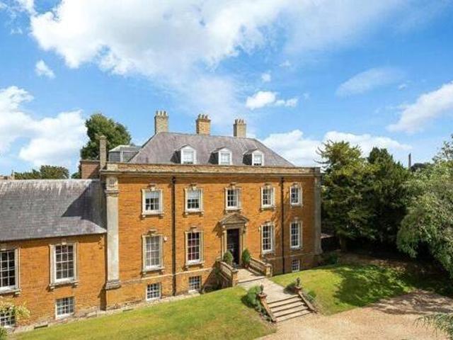 House for sale in Northampton, Northamptonshire