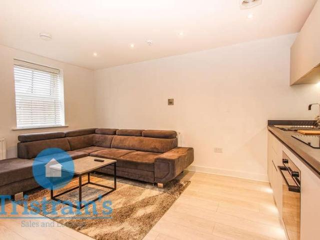 Townhouse for rent in Haddon, East Midlands