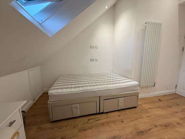 Apartment for rent in Farley Hill, Spring Park