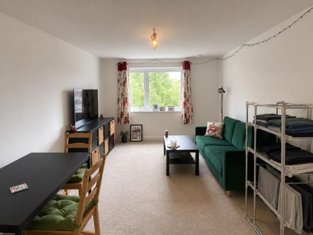 Room for rent in Woodcote, Epsom