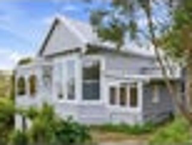 House for rent in Otakou