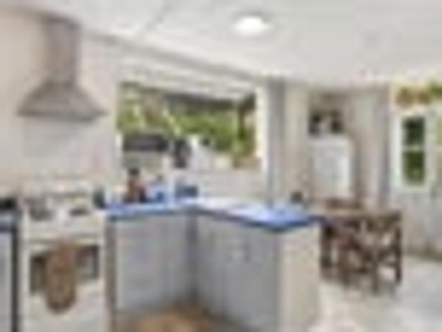 Townhouse for rent in Otakou