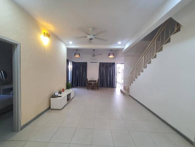 Townhouse for rent in Petaling, Subang Jaya