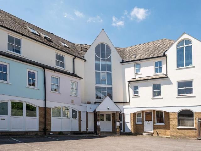 Apartment for rent in Shacklewell, Greater London