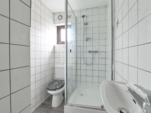 Studio for rent in Shacklewell, Greater London