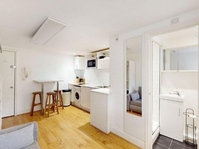 Studio for rent in Clapton, Lower Clapton