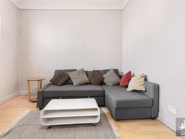 Apartment for rent in Shacklewell, Greater London