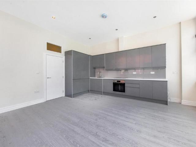 Apartment for rent in Shacklewell, Greater London