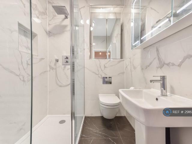 House for rent in Shacklewell, Greater London