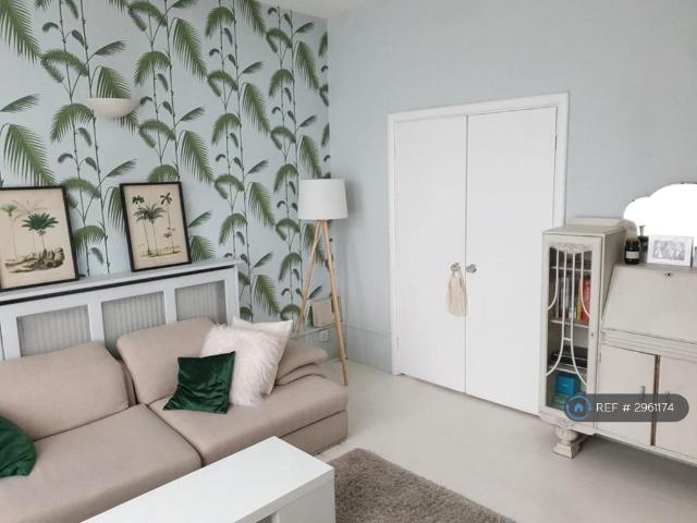 Apartment for rent in Shacklewell, Greater London