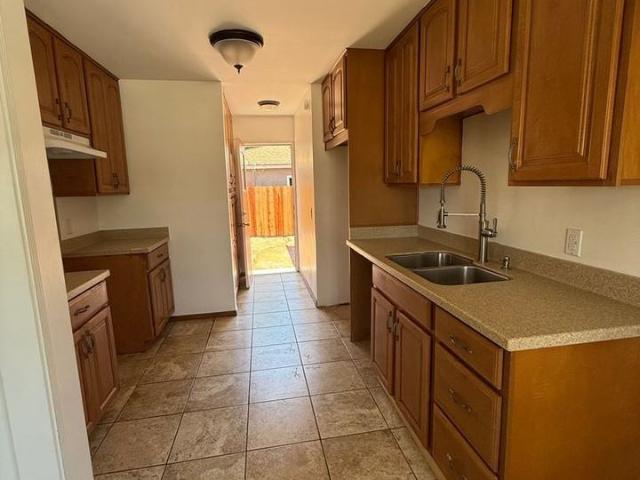 Apartment for rent in Canoga Park, California