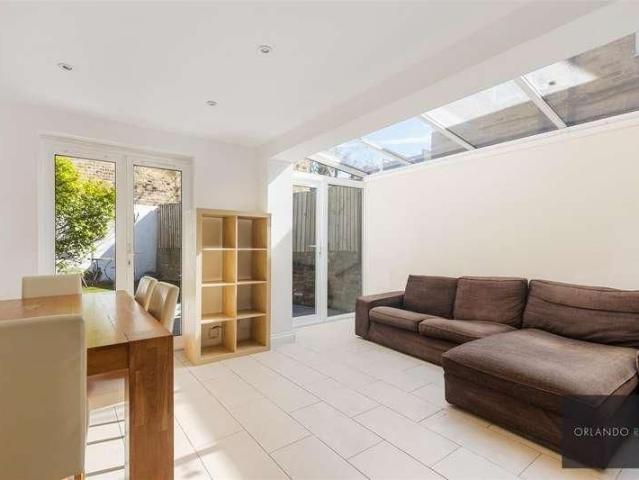 Apartment for rent in London Borough of Lambeth, Greater London