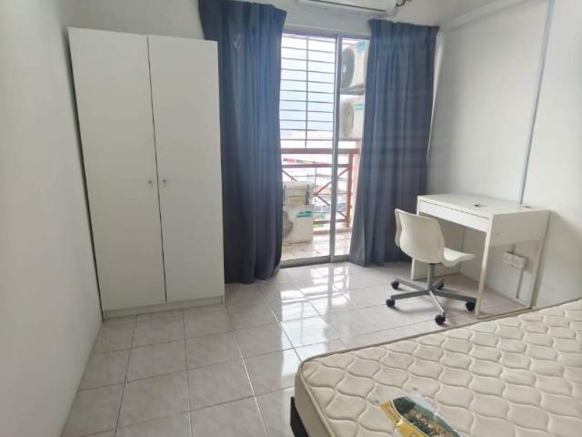 Room for rent in Petaling, Alam Impian