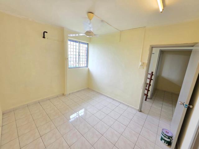 Flat for sale in Kajang, Langat