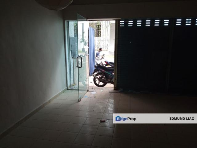 Shop for rent in Petaling, Damansara Damai