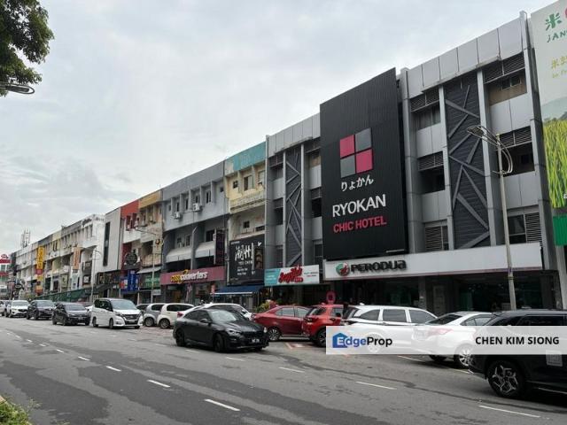 Shop for rent in Petaling, Damansara Damai