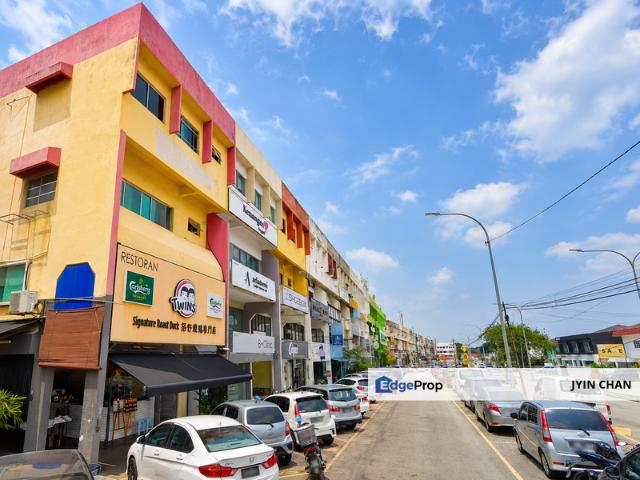 Shop for sale in Petaling, Damansara Damai