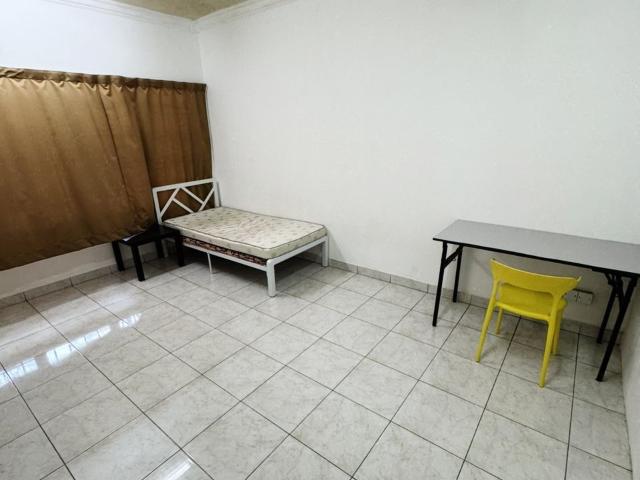 Room for rent in Petaling, Damansara Damai