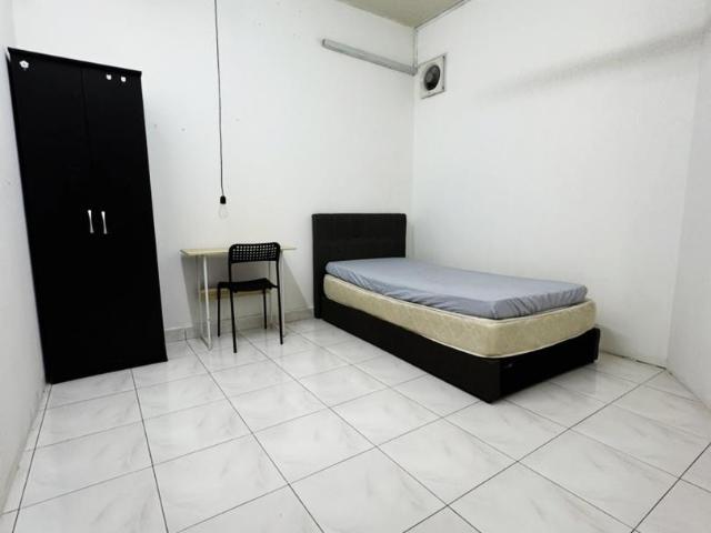 Room for rent in Petaling, Damansara Damai