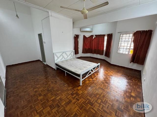 Room for rent in Petaling, Damansara Damai
