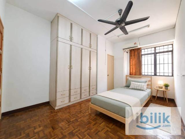 Room for rent in Petaling, Damansara Damai