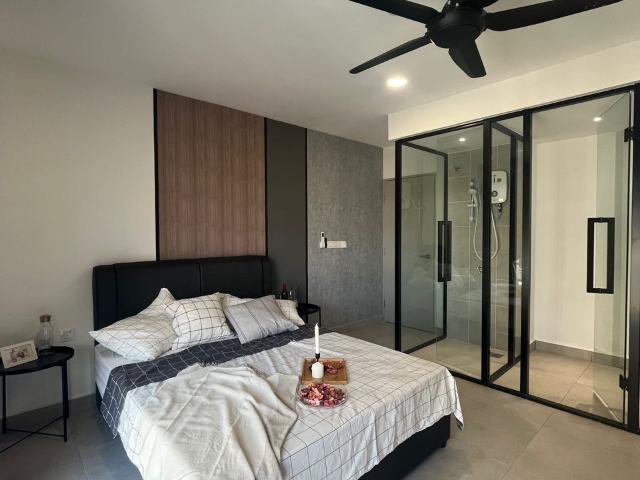 Room for rent in Petaling, Alam Impian