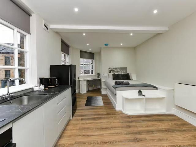 Room for rent in Moorlands, Bare