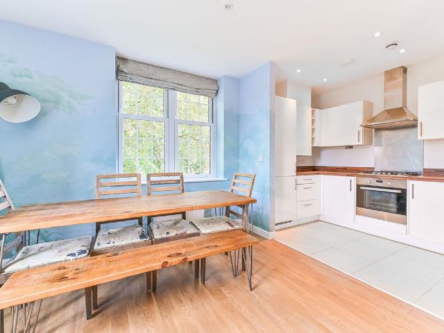 Apartment for rent in London Borough of Sutton, Greater London