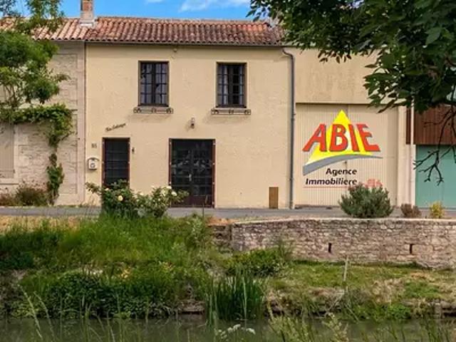 Maison vente à Fontenay-le-Comte, Damvix