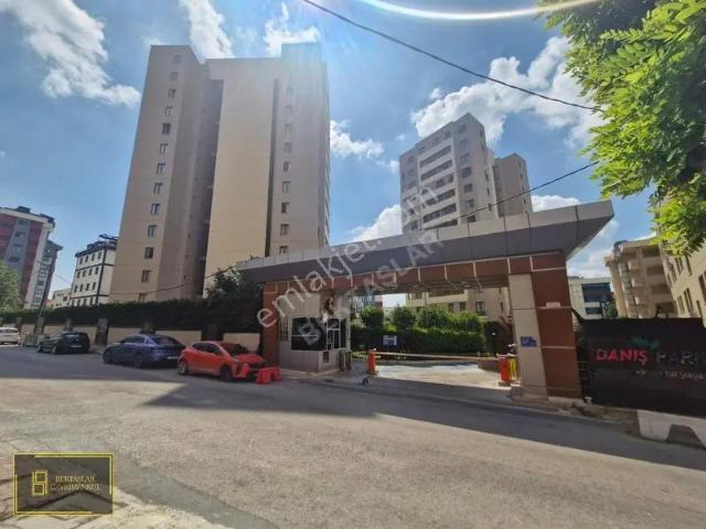 Zümrütevler Mahallesi, Maltepe içerisinde kiralık mülk