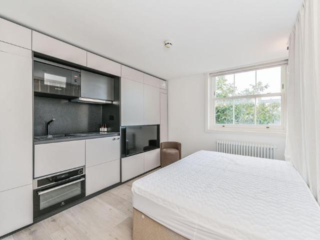 Apartment for rent in Battersea, Greater London