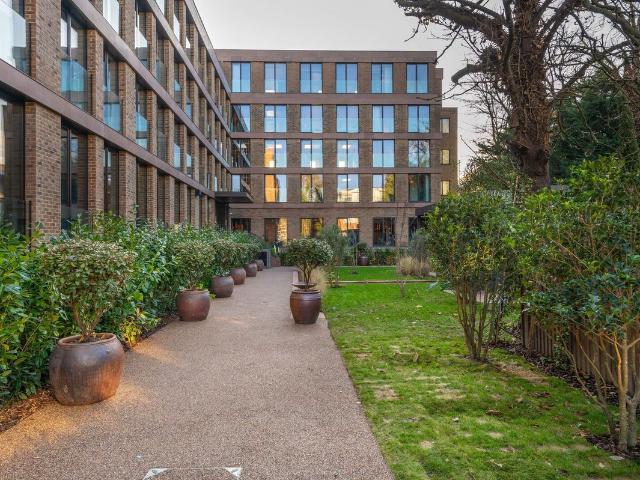Studio for rent in Brondesbury Park, Greater London