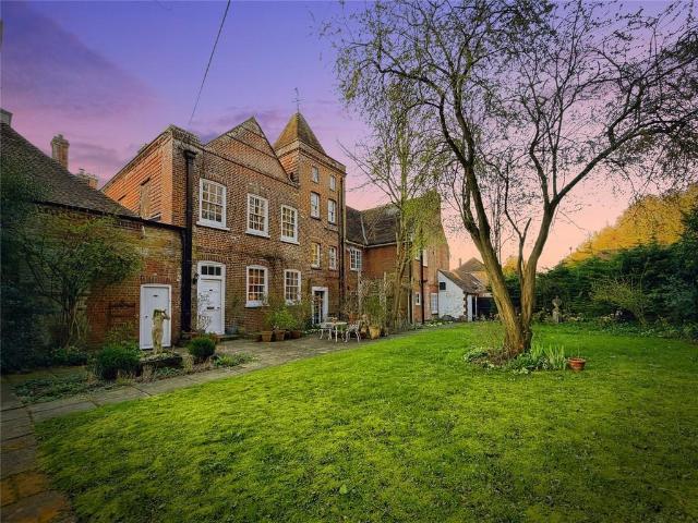 Apartment for rent in Tilmanstone, Dover