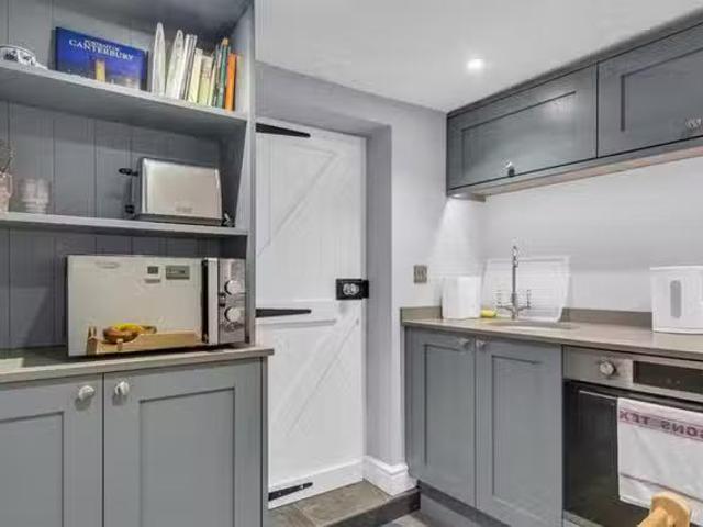 Apartment for rent in St. Mildred's, The Bridge