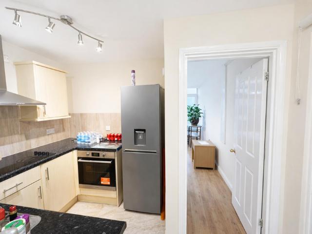 Studio for rent in Lower Halliford, Surrey