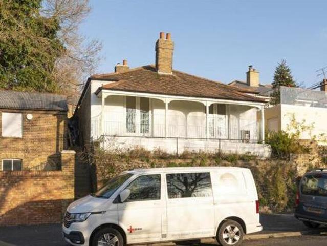 House for rent in Cliftonville West, Acol