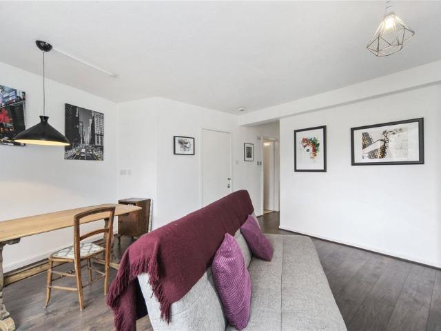 Apartment for rent in North Kensington, Greater London