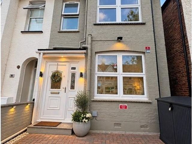 House for rent in London Borough of Hounslow, Greater London
