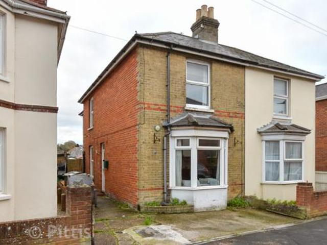 House for sale in Oakfield, Ryde