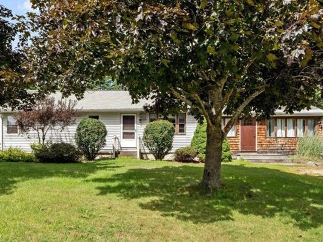 House for sale in Reeds Ferry, Merrimack