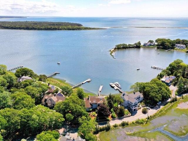 House for sale in Mashpee
