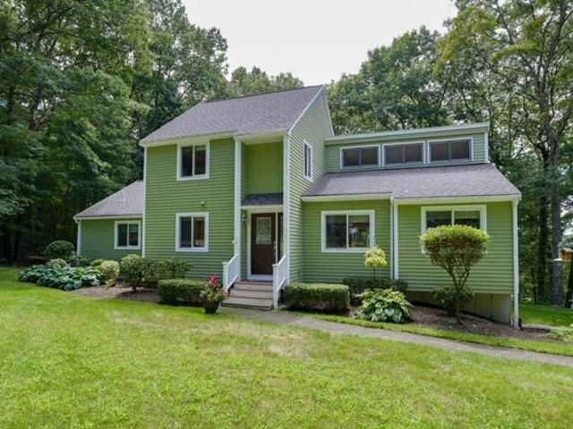 House for sale in Mendon, Massachusetts