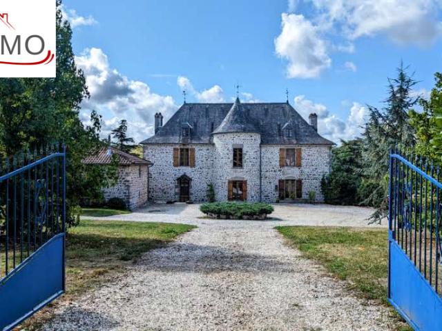 Château vente à Confolens, Lesterps
