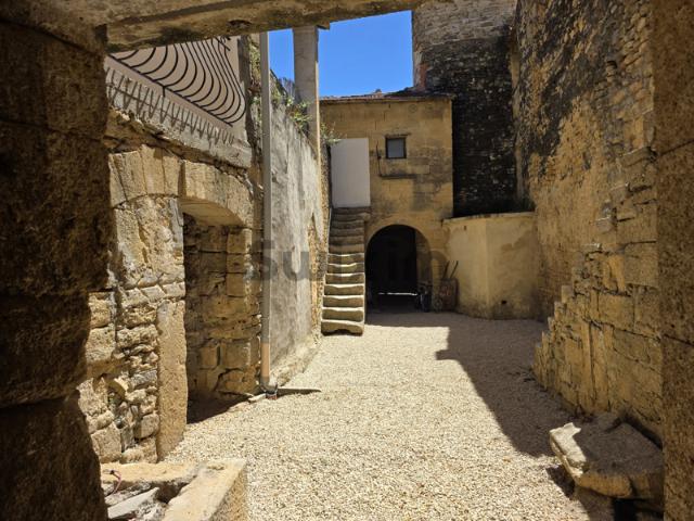 Maison vente à Nîmes, Vers-pont-du-gard