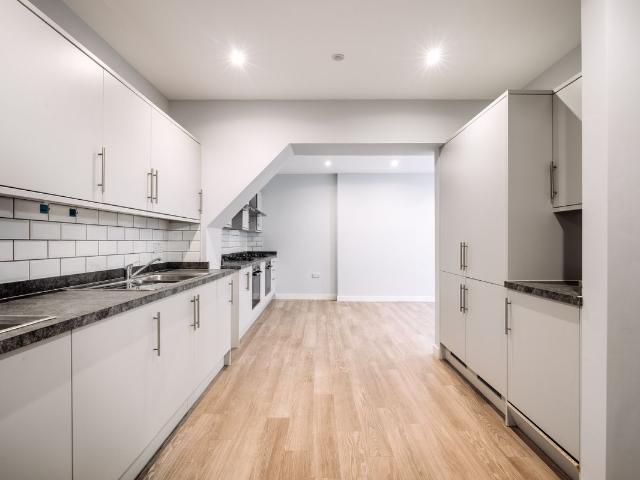 Apartment for rent in Chinatown, Greater London
