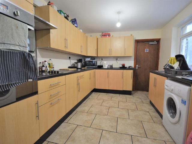 House for rent in Nangreaves, Wales