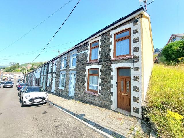 House for rent in Ystrad
