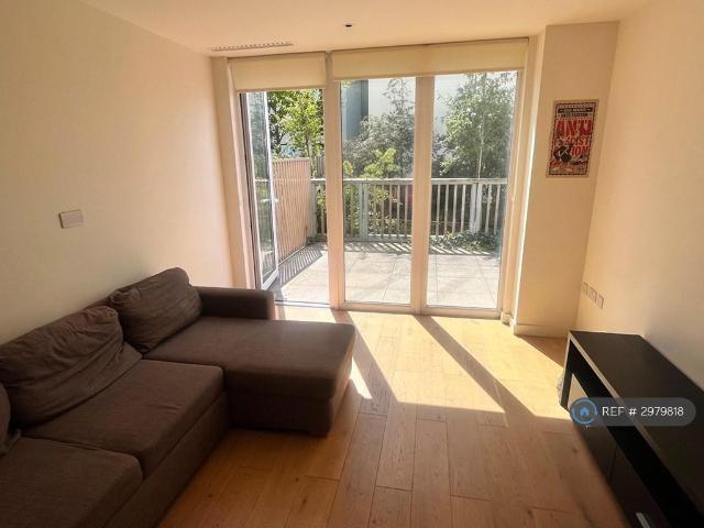 Apartment for rent in Kingsbury, Greater London