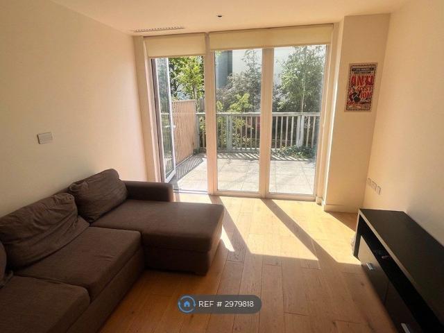 House for rent in Kingsbury, Greater London