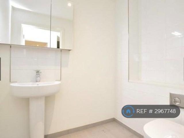 Apartment for rent in Kingsbury, Greater London